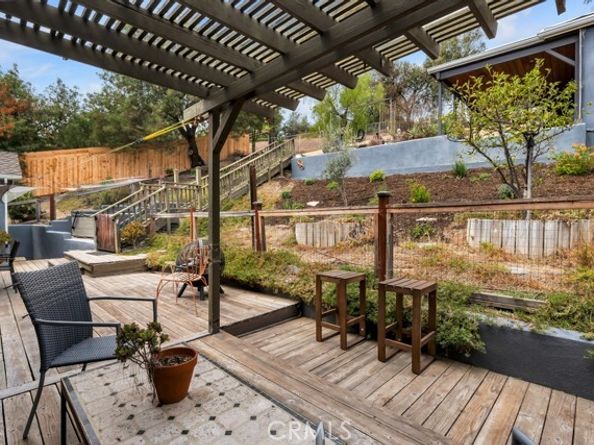 19419 Oxnard Street, Tarzana (los Angeles) CA 91356