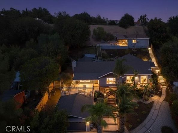 19419 Oxnard Street, Tarzana (los Angeles) CA 91356