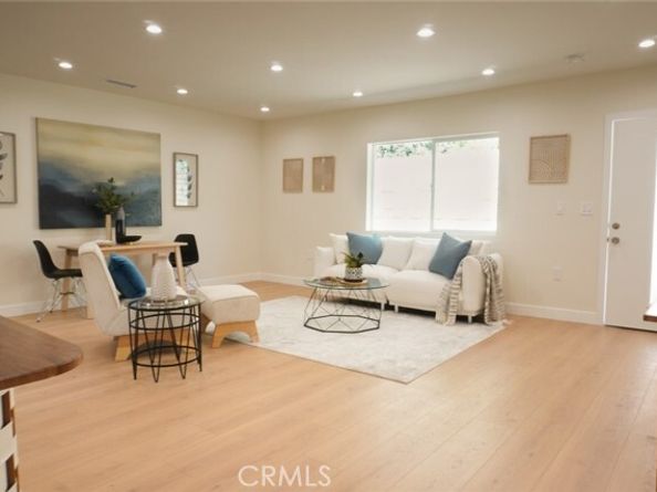 17063 Knapp Street, Northridge (los Angeles) CA 91325