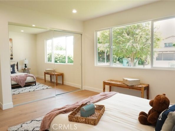 17063 Knapp Street, Northridge (los Angeles) CA 91325