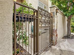21901 Lassen Street 121, Chatsworth (los Angeles) CA 91311