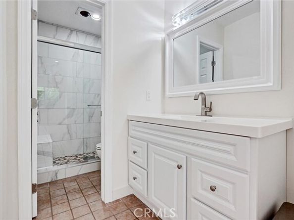 21901 Lassen Street 121, Chatsworth (los Angeles) CA 91311