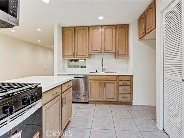 21901 Lassen Street 121, Chatsworth (los Angeles) CA 91311