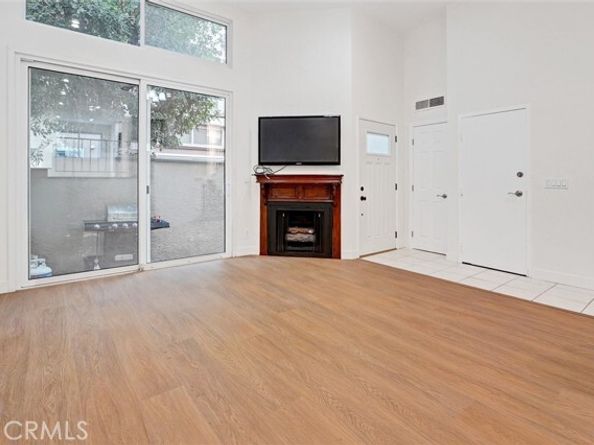 21901 Lassen Street 121, Chatsworth (los Angeles) CA 91311
