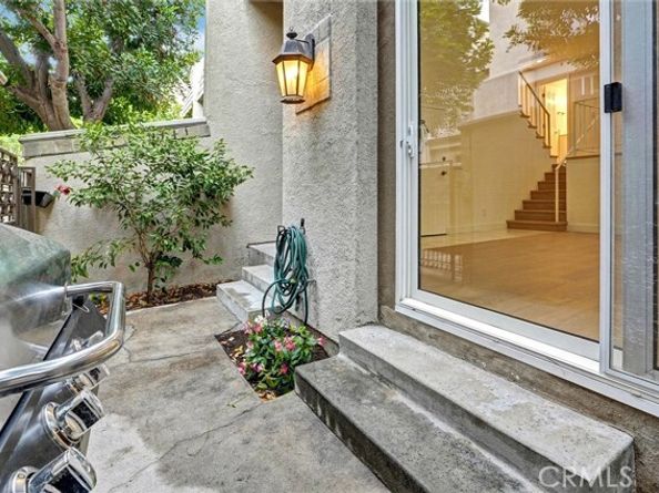 21901 Lassen Street 121, Chatsworth (los Angeles) CA 91311