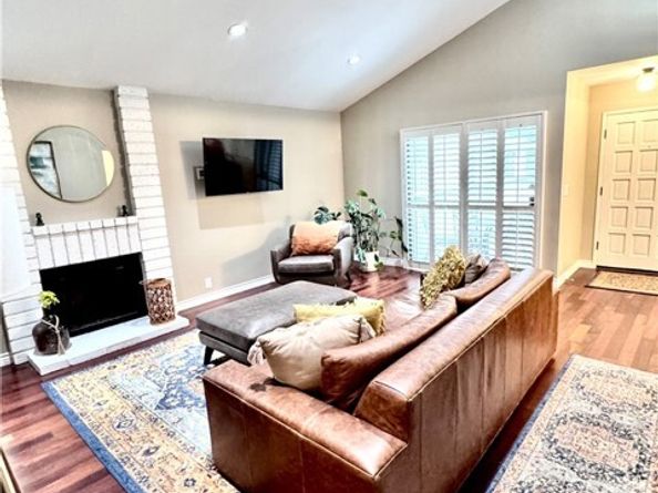 16255 Devonshire 7, Granada Hills (los Angeles) CA 91344