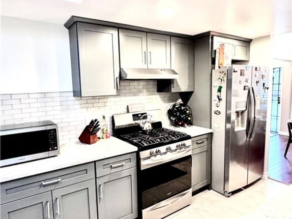 16255 Devonshire 7, Granada Hills (los Angeles) CA 91344