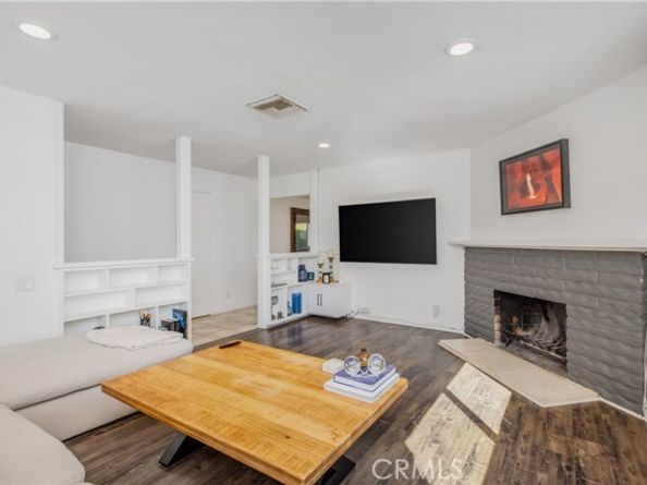 24131 Kittridge, West Hills (los Angeles) CA 91307