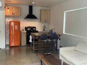 24131 Kittridge, West Hills (los Angeles) CA 91307