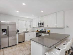 24131 Kittridge, West Hills (los Angeles) CA 91307