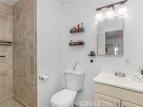 24131 Kittridge, West Hills (los Angeles) CA 91307