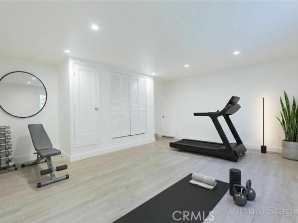 19034 Wyandotte Avenue, Reseda (los Angeles) CA 91335