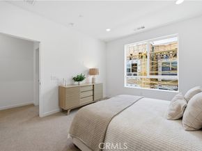 9425 N Sepulveda Blvd. 4, North Hills (los Angeles) CA 91343