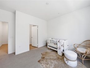 9425 N Sepulveda Blvd. 4, North Hills (los Angeles) CA 91343