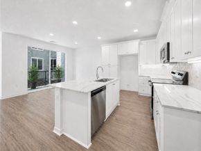9425 N Sepulveda Blvd. 4, North Hills (los Angeles) CA 91343