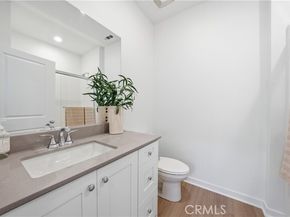 9425 N Sepulveda Blvd. 4, North Hills (los Angeles) CA 91343