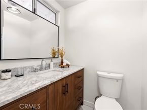 8923 Etiwanda, Northridge (los Angeles) CA 91325