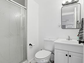 4958 Canoga Avenue, Woodland Hills (los Angeles) CA 91364