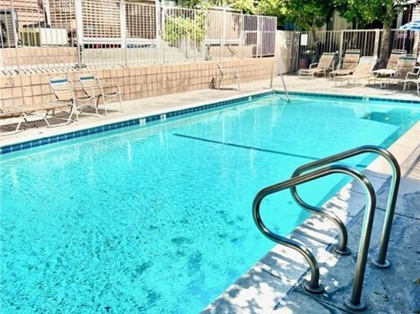 15125 Nordhoff Street 19, North Hills (los Angeles) CA 91343
