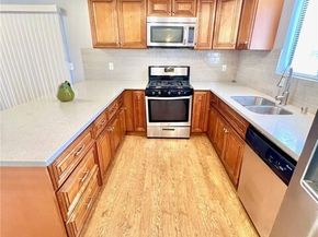 15125 Nordhoff Street 19, North Hills (los Angeles) CA 91343