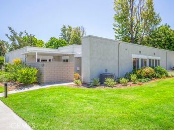 2372 Via Mariposa