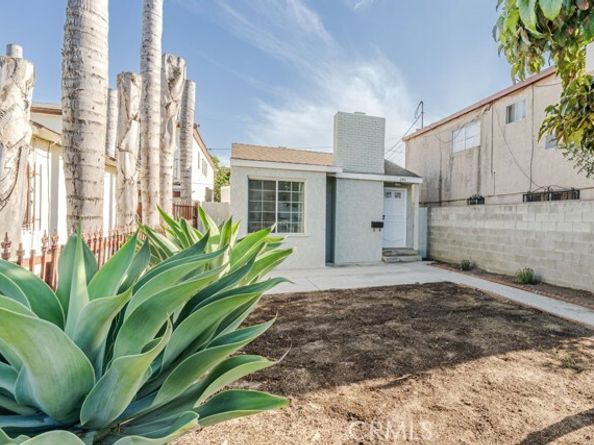 240 E South, Long Beach CA 90805