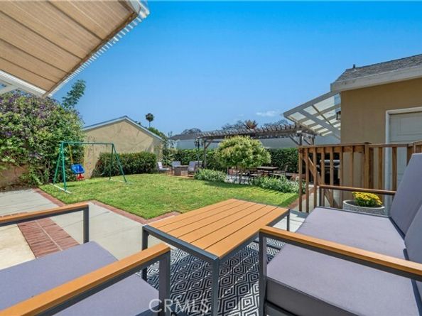 2270 Senasac Ave., Long Beach CA 90815