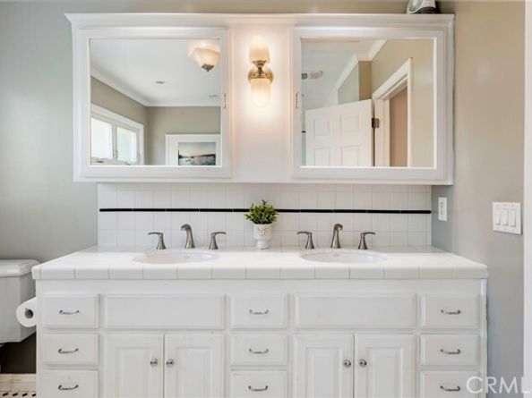 2270 Senasac Ave., Long Beach CA 90815