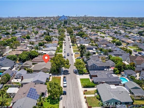 2270 Senasac Ave., Long Beach CA 90815