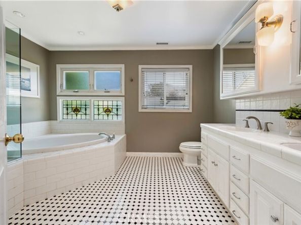 2270 Senasac Ave., Long Beach CA 90815