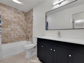 18620 Hatteras 169, Tarzana (los Angeles) CA 91356