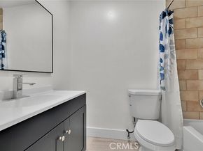 18620 Hatteras 169, Tarzana (los Angeles) CA 91356