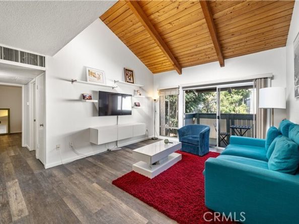 8601 International Avenue 224, Canoga Park (los Angeles) CA 91304
