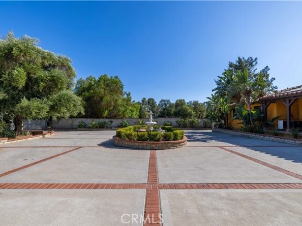 9957 Shoup Avenue, Chatsworth (los Angeles) CA 91311