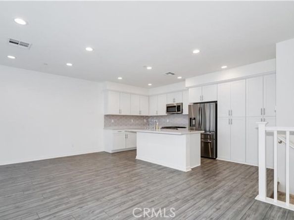 606 White Oaks, Lake Forest (el Toro) CA 92610