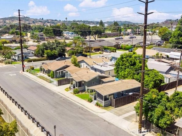 2103 2115,2117 B Street, La Verne CA 91750