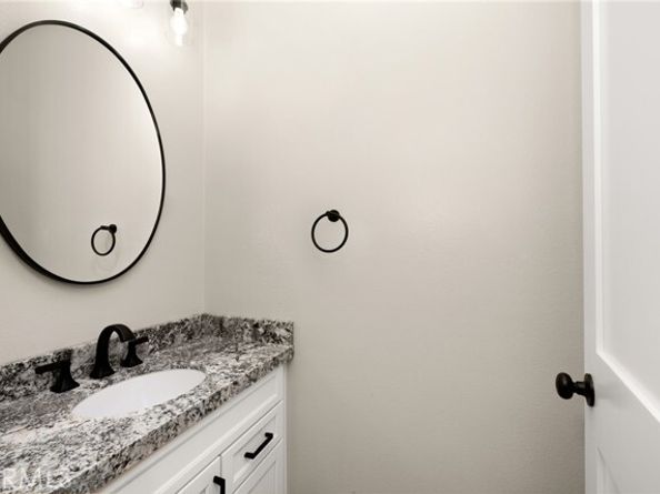 3835 S Manitoba, Ontario CA 91761