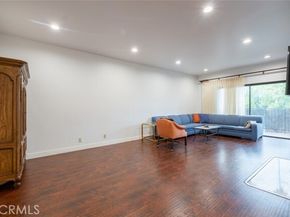 17522 Sherman Way 202, Van Nuys (los Angeles) CA 91406