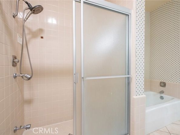 17522 Sherman Way 202, Van Nuys (los Angeles) CA 91406