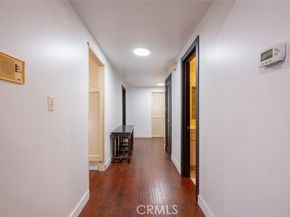 17522 Sherman Way 202, Van Nuys (los Angeles) CA 91406