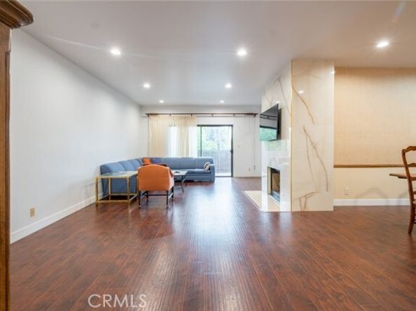 17522 Sherman Way 202, Van Nuys (los Angeles) CA 91406