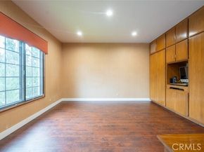 17522 Sherman Way 202, Van Nuys (los Angeles) CA 91406