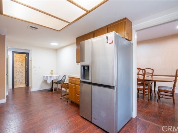 17522 Sherman Way 202, Van Nuys (los Angeles) CA 91406