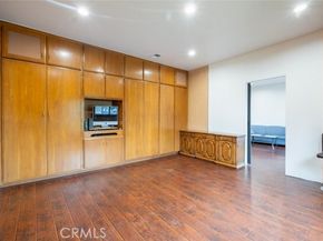 17522 Sherman Way 202, Van Nuys (los Angeles) CA 91406