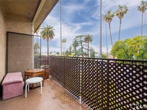 17522 Sherman Way 202, Van Nuys (los Angeles) CA 91406