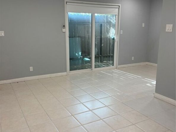 8641 Glenoaks 131, Los Angeles CA 91352
