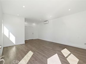6742 Radford Avenue, North Hollywood (los Angeles) CA 91606