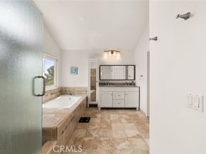 51 La Perla, Lake Forest (el Toro) CA 92610