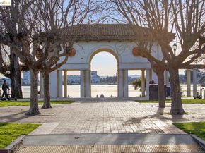 155 Pearl Street 308, Oakland CA 94611