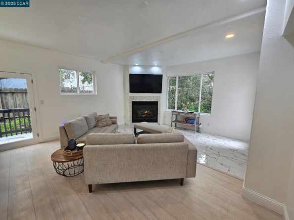 2785 Butters Dr, Oakland CA 94602